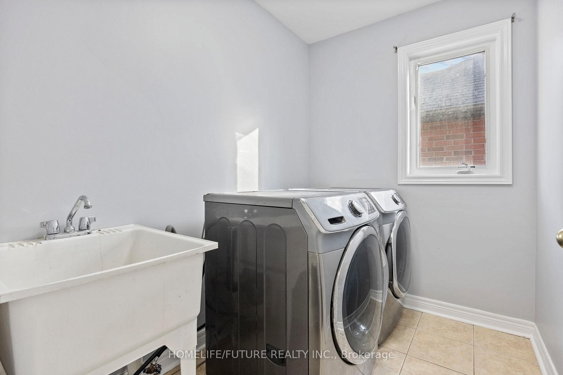 7 Vanwood Crescent photo 28