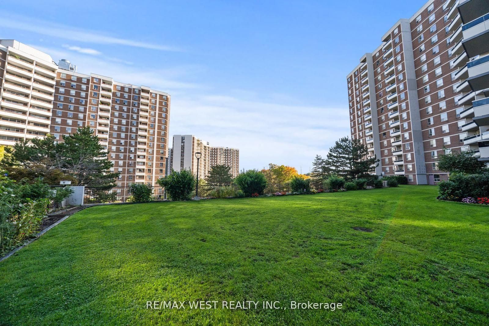 5 Shady Golfway Unit 614 photo 40