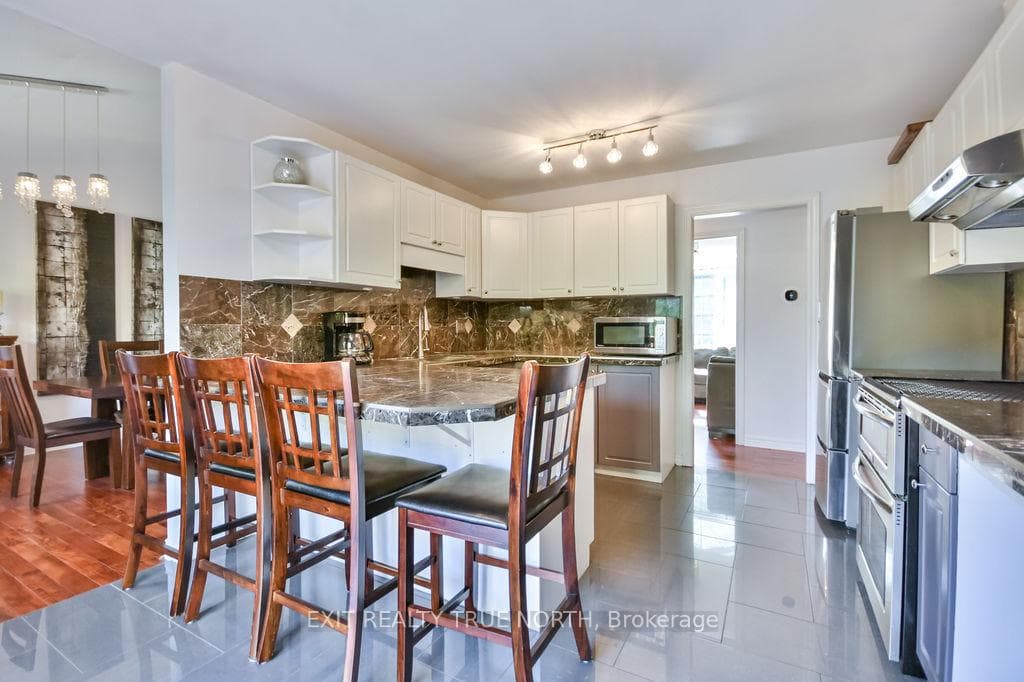 28 Nicholson Crescent photo 10