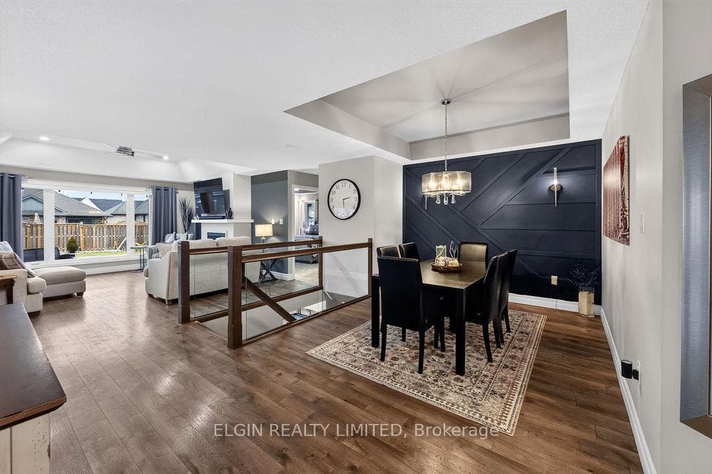 40 Glengariff Drive photo 24