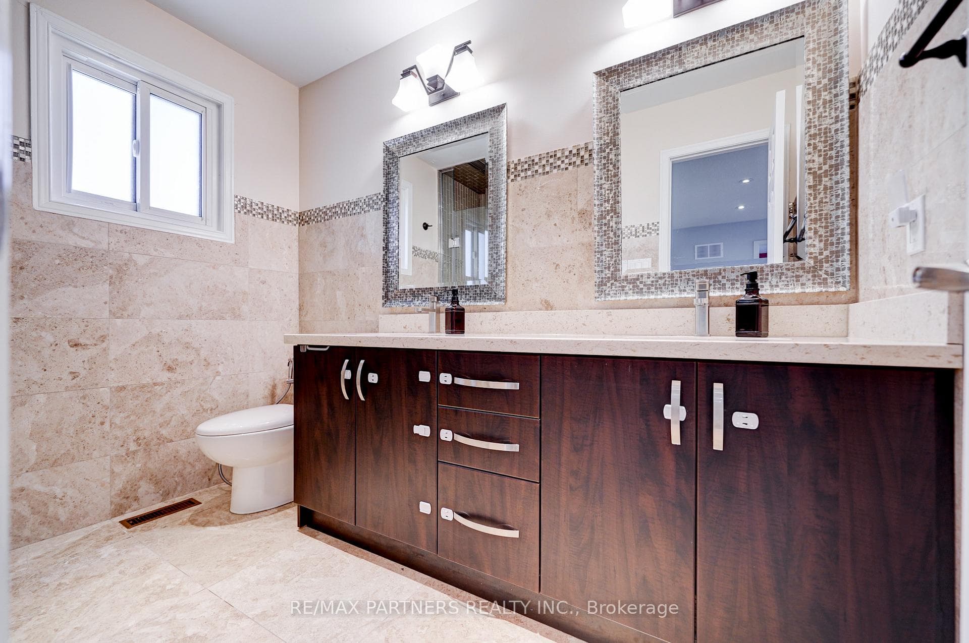 38 Foundry Crescent photo 18