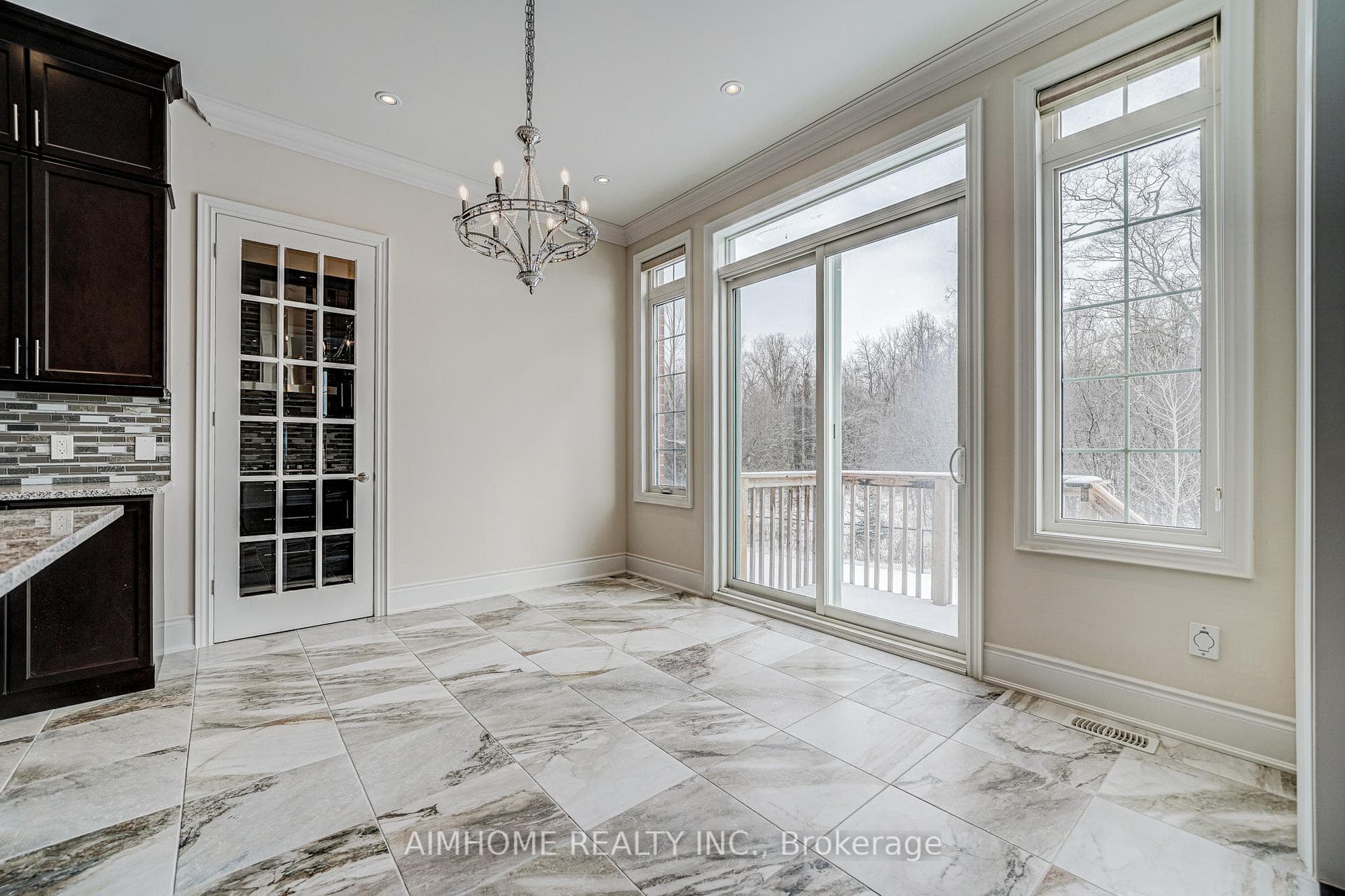 98 Joseph Hartman Crescent photo 11