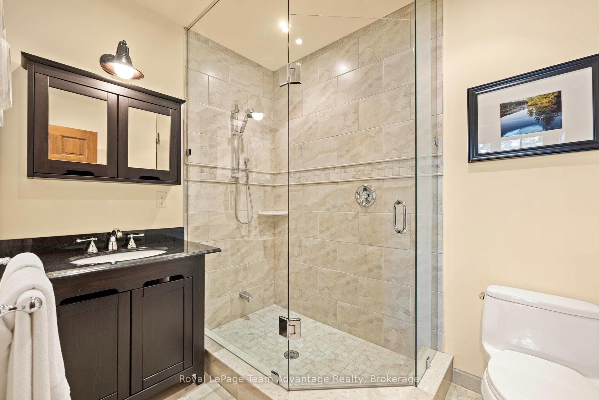 Semi ensuite bath