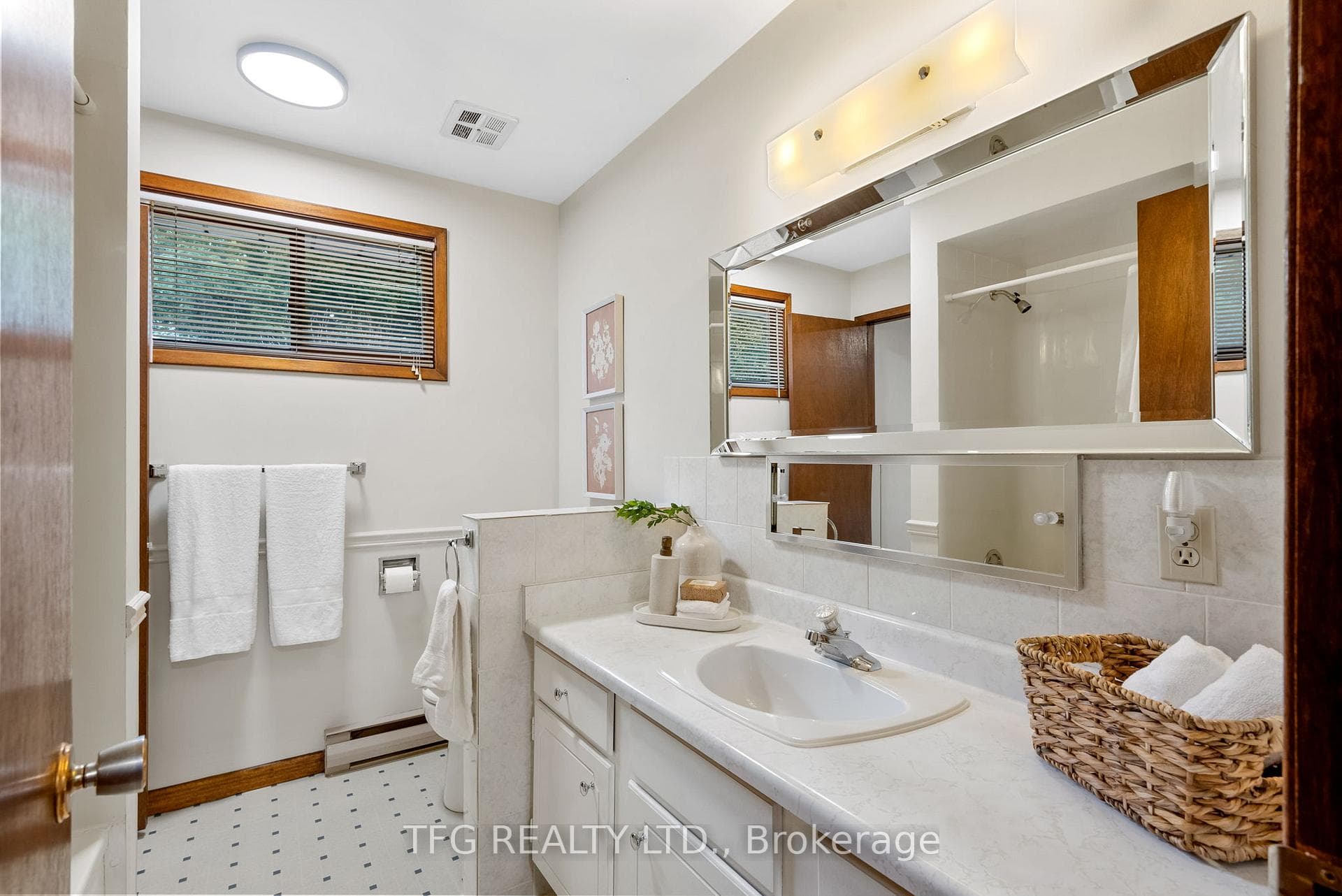 464 Finucane Street photo 22