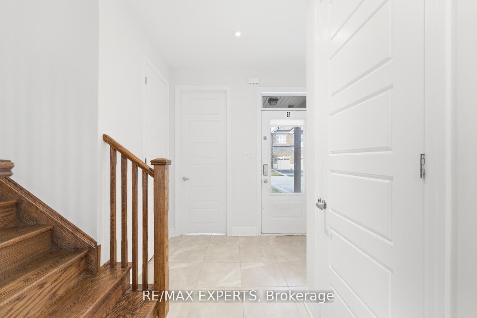 1254 Sweetfern Crescent photo 7