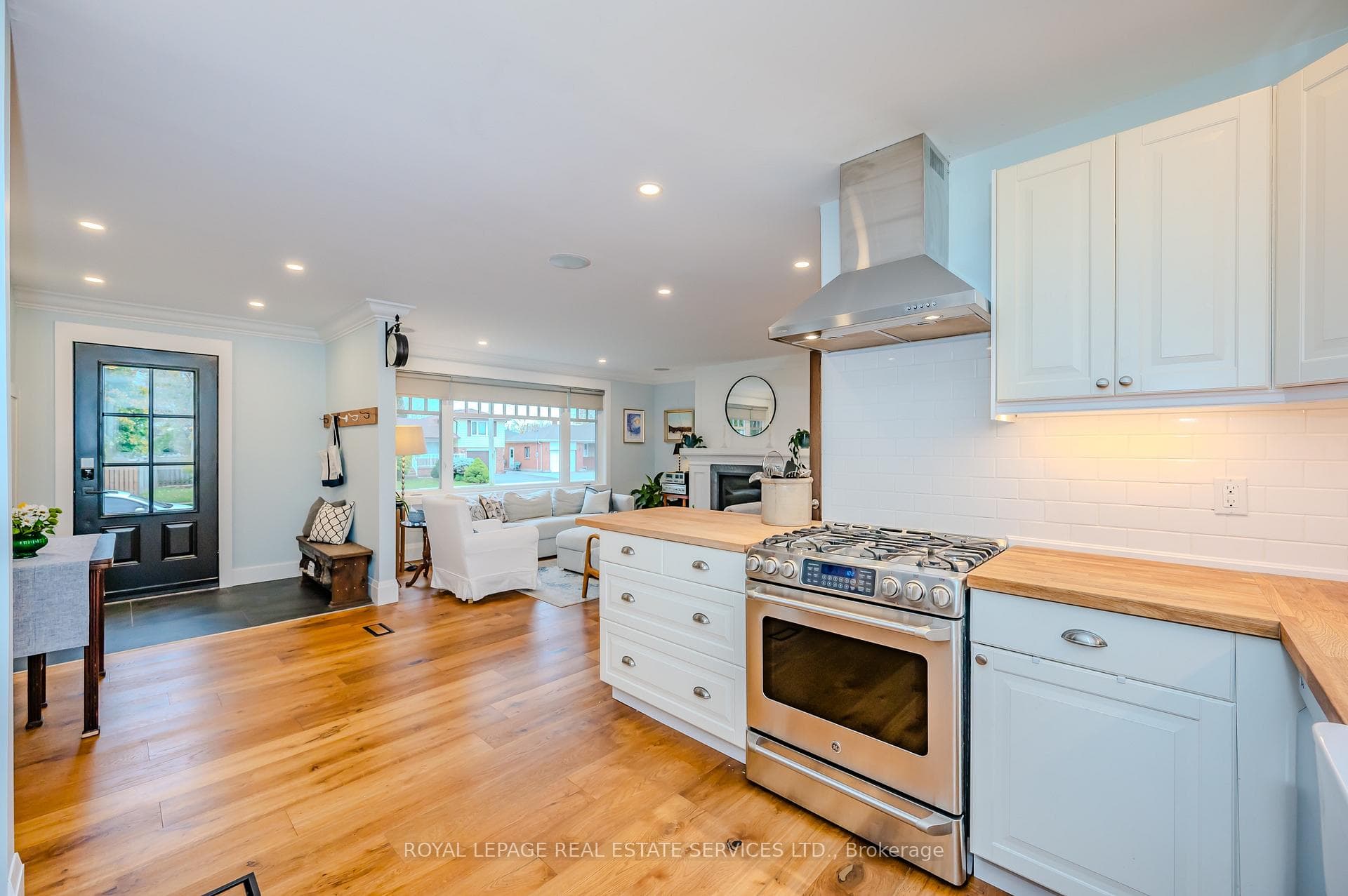 433 Pinegrove Road photo 12