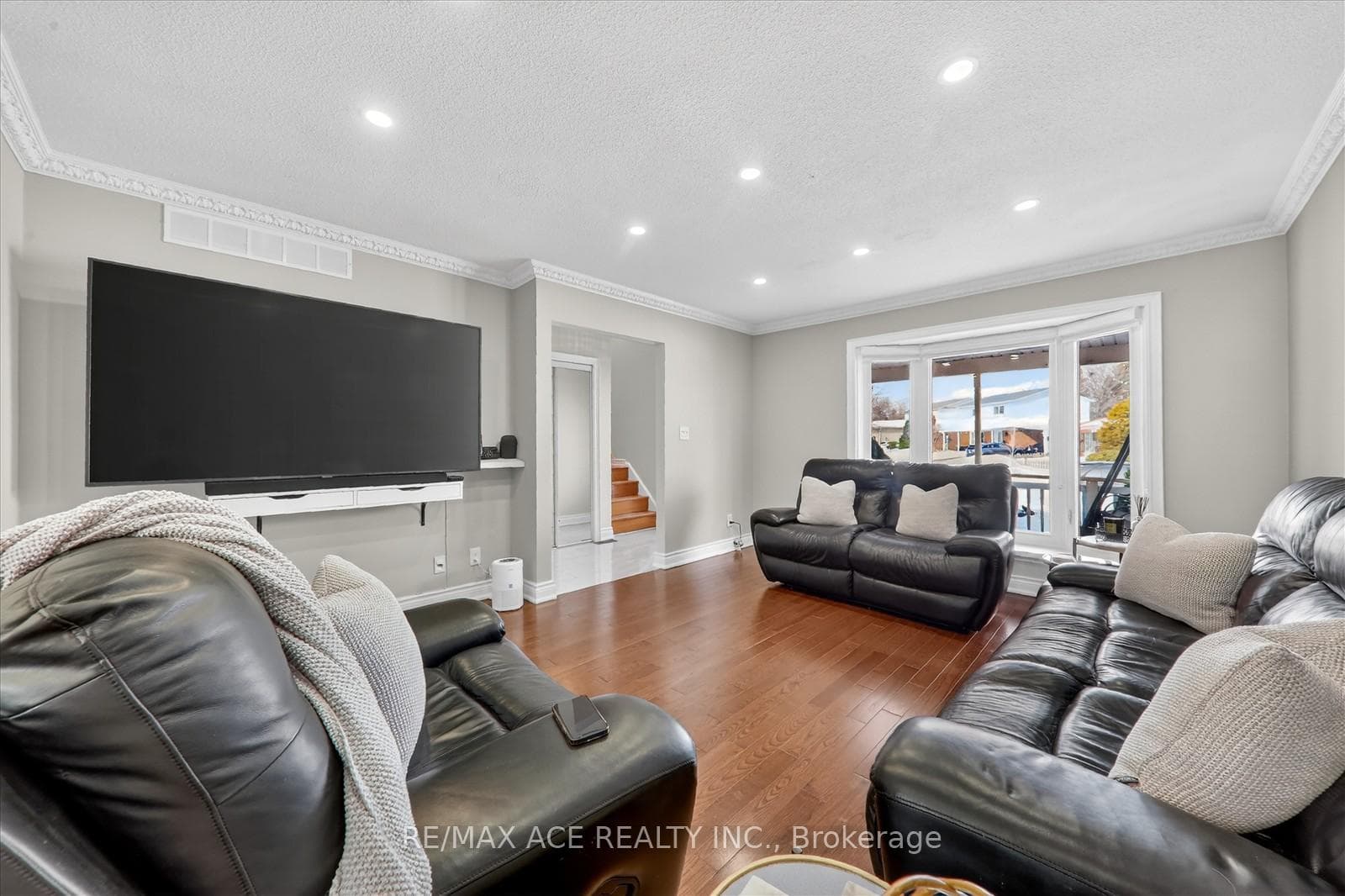 49 Winstanly Crescent photo 18