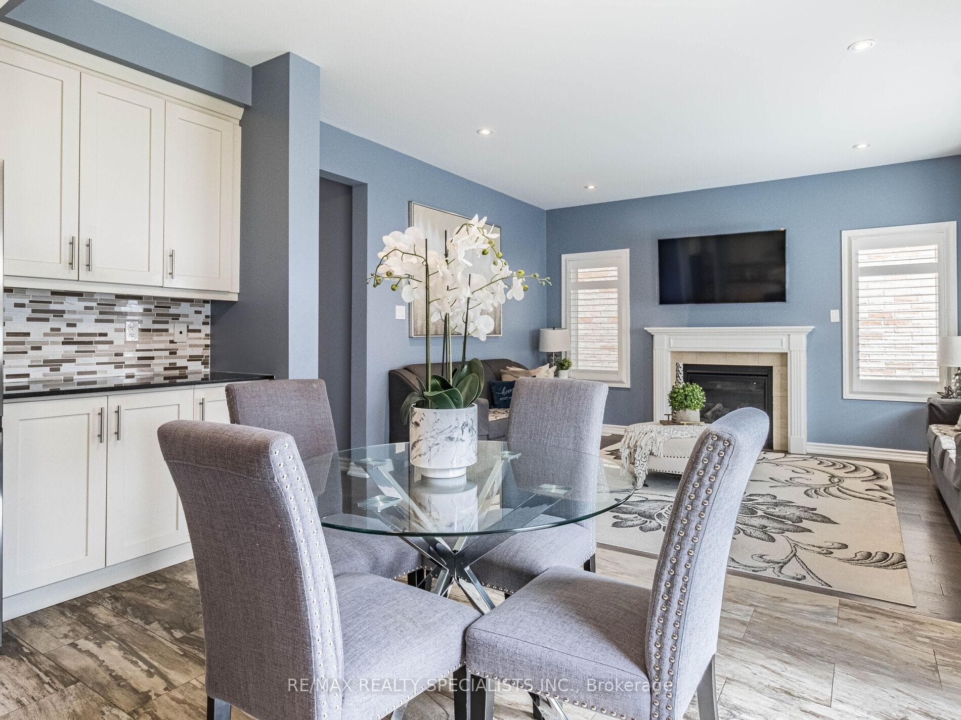 Breakfast Room