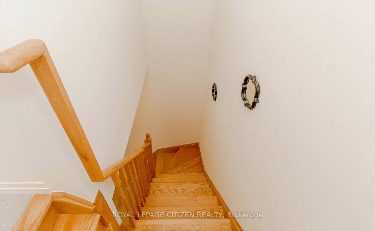 24 Esquire Way photo 12