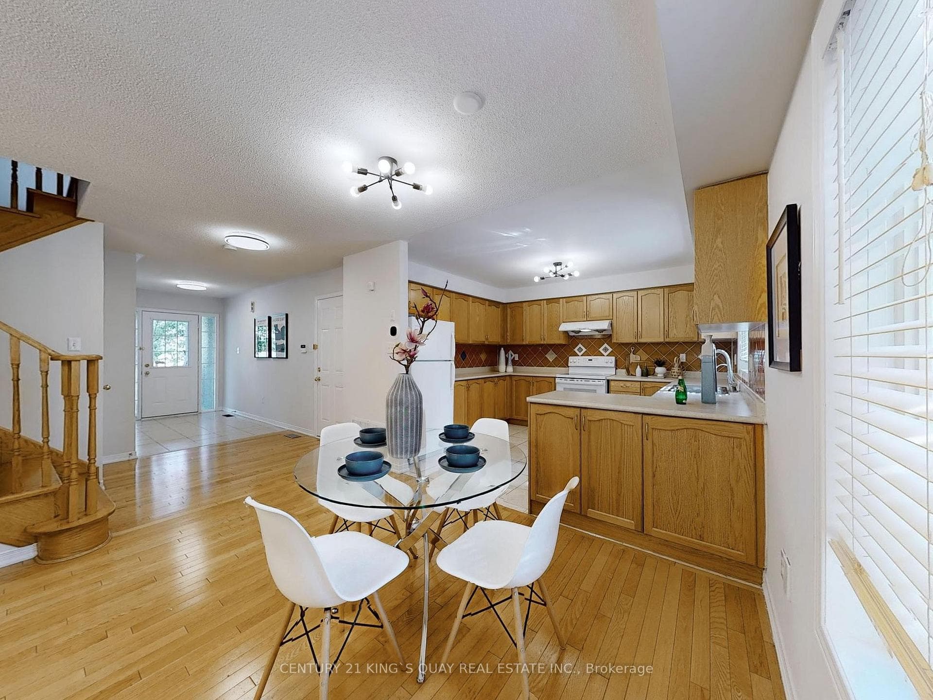 49 Prince Charles Way photo 11