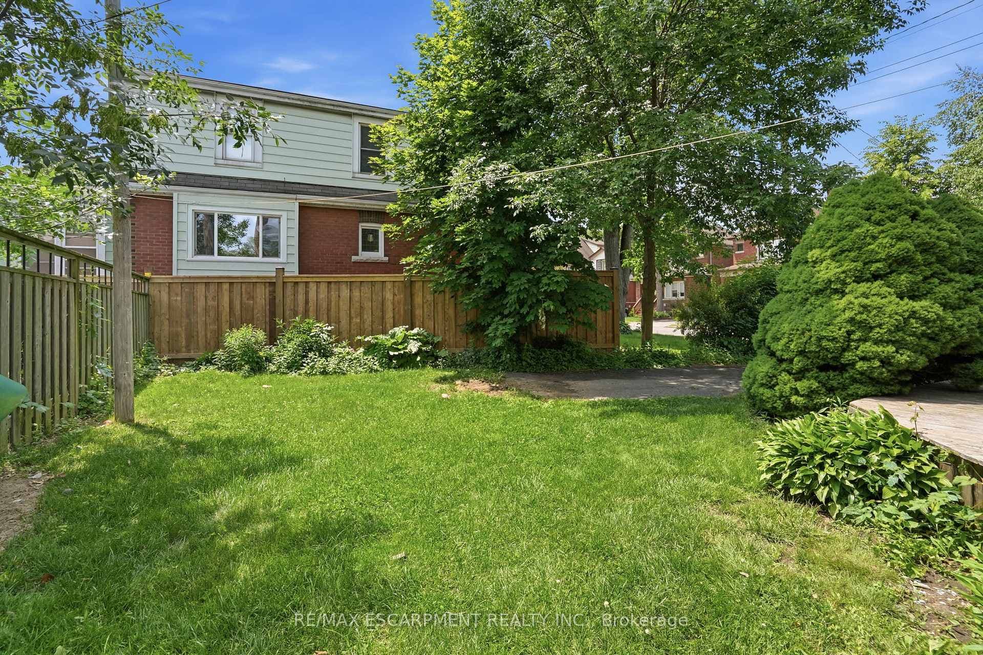 1642 King Street photo 5