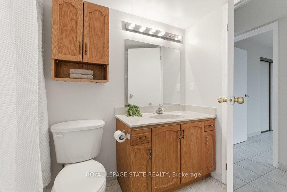 966 Queenston Road Unit 302 photo 28