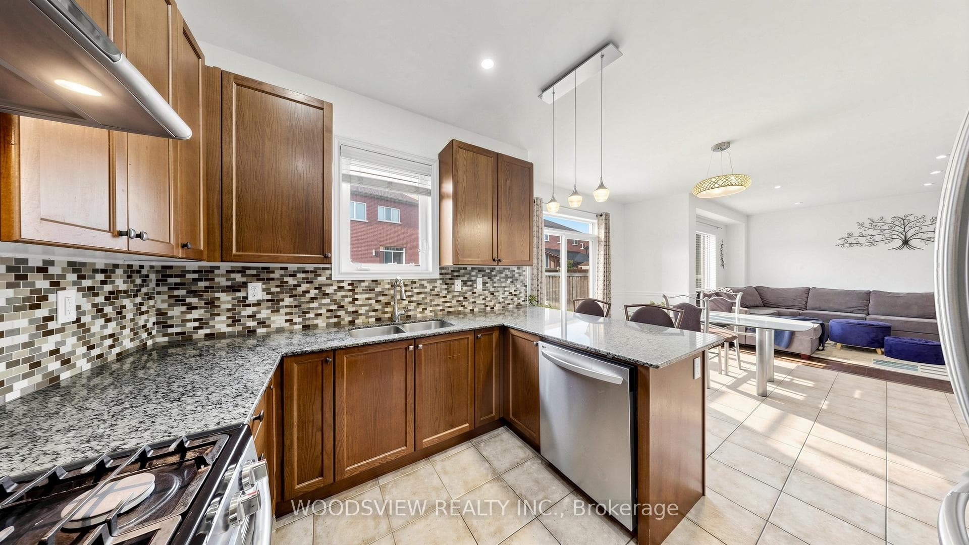 7 Deancrest Road photo 12