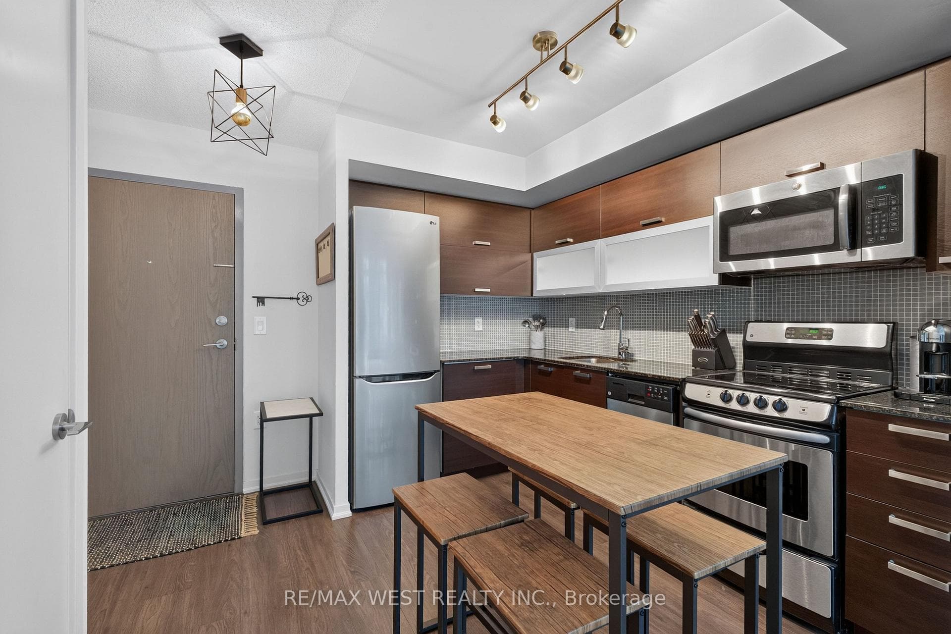 36 Lisgar Street Unit 1802 photo 12