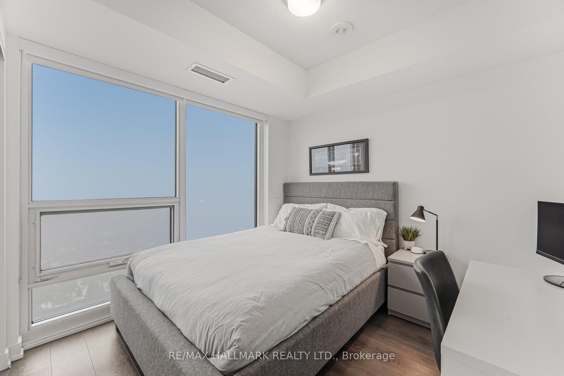 30 Samuel Wood Way Unit 2003 photo 16