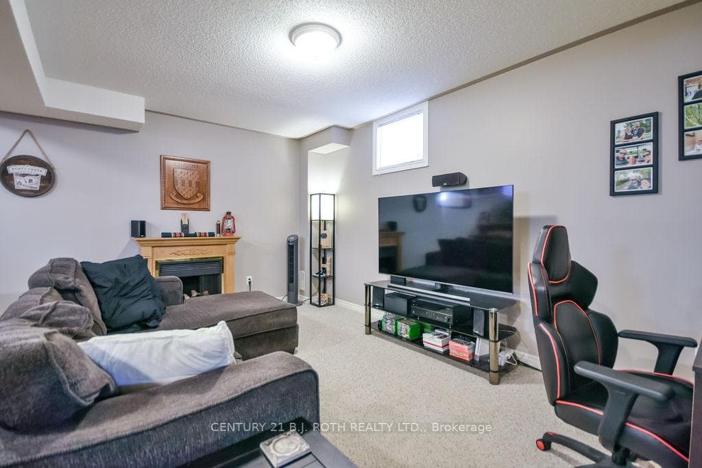 12 White Crescent photo 28