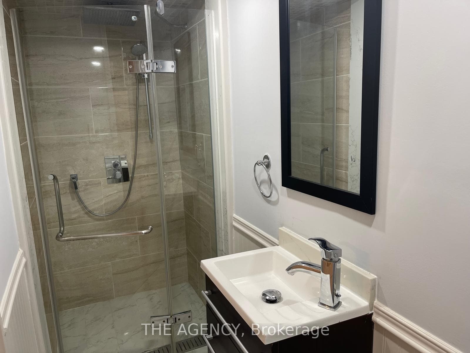 9031 Yonge Street photo 23