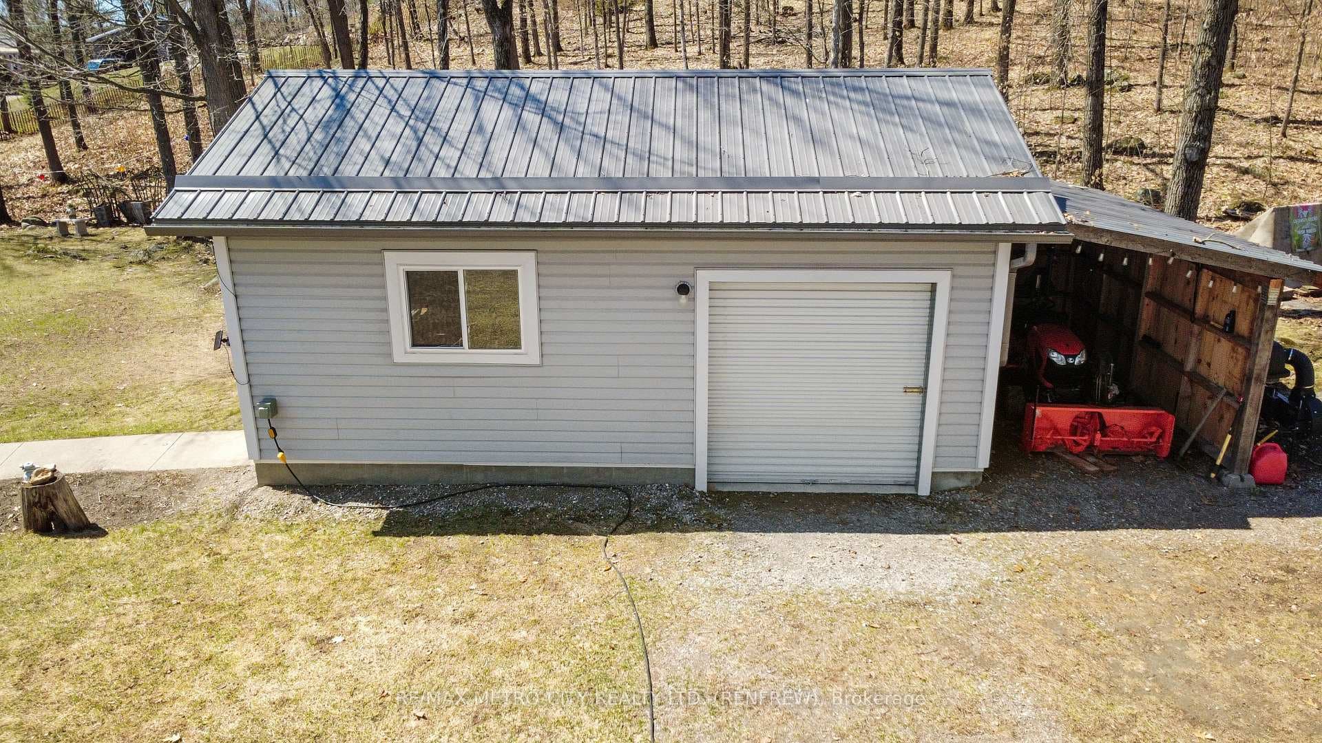 1513B Whelan Road photo 49