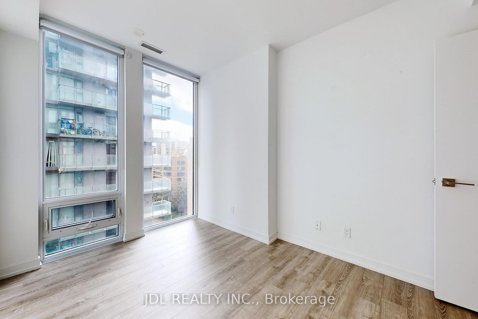 28 Wellesley Street Unit 804 photo 14