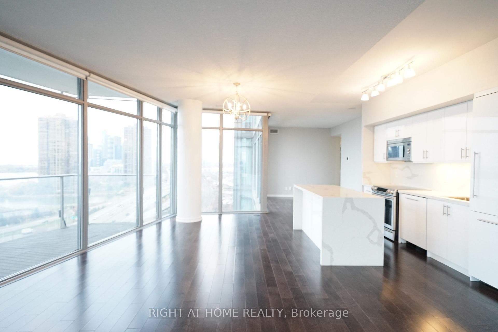 103 The Queensway Avenue Unit 1804 photo 14