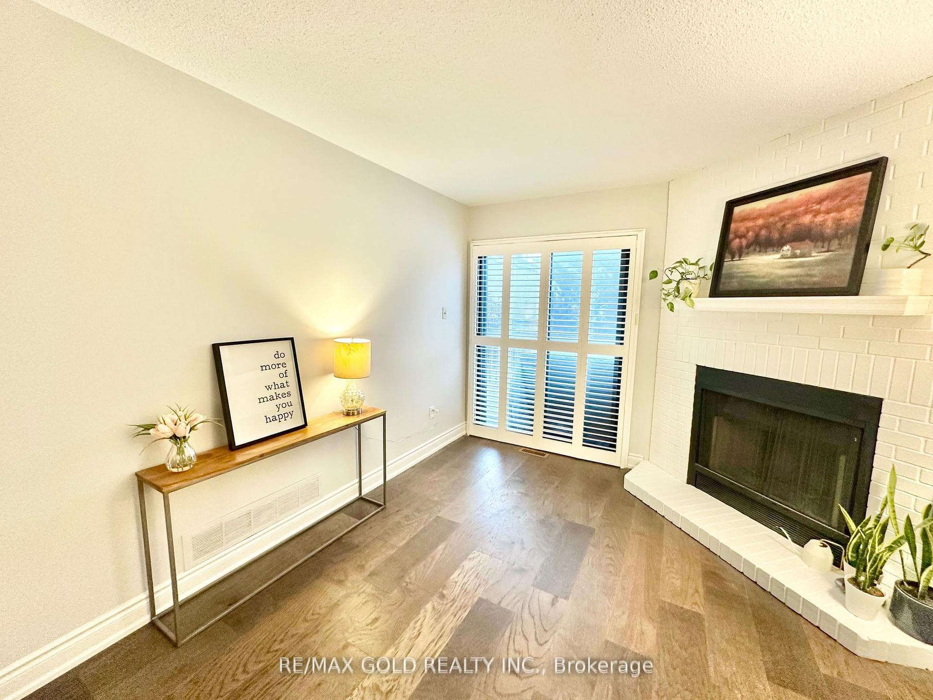 5967 Ladyburn Crescent photo 11