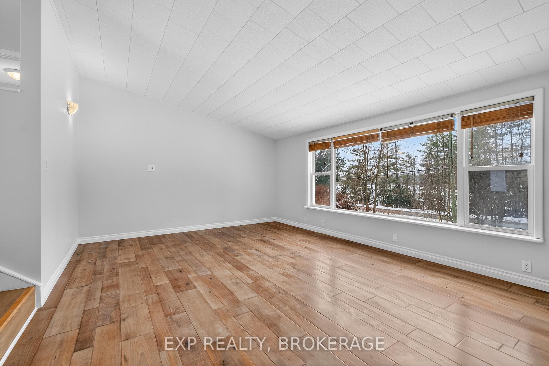 6402 PERTH Road photo 9