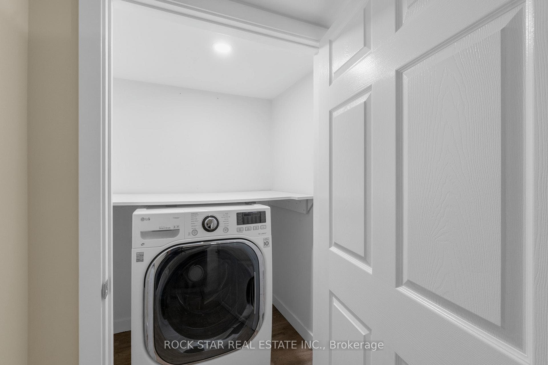 66 Watson Avenue photo 26