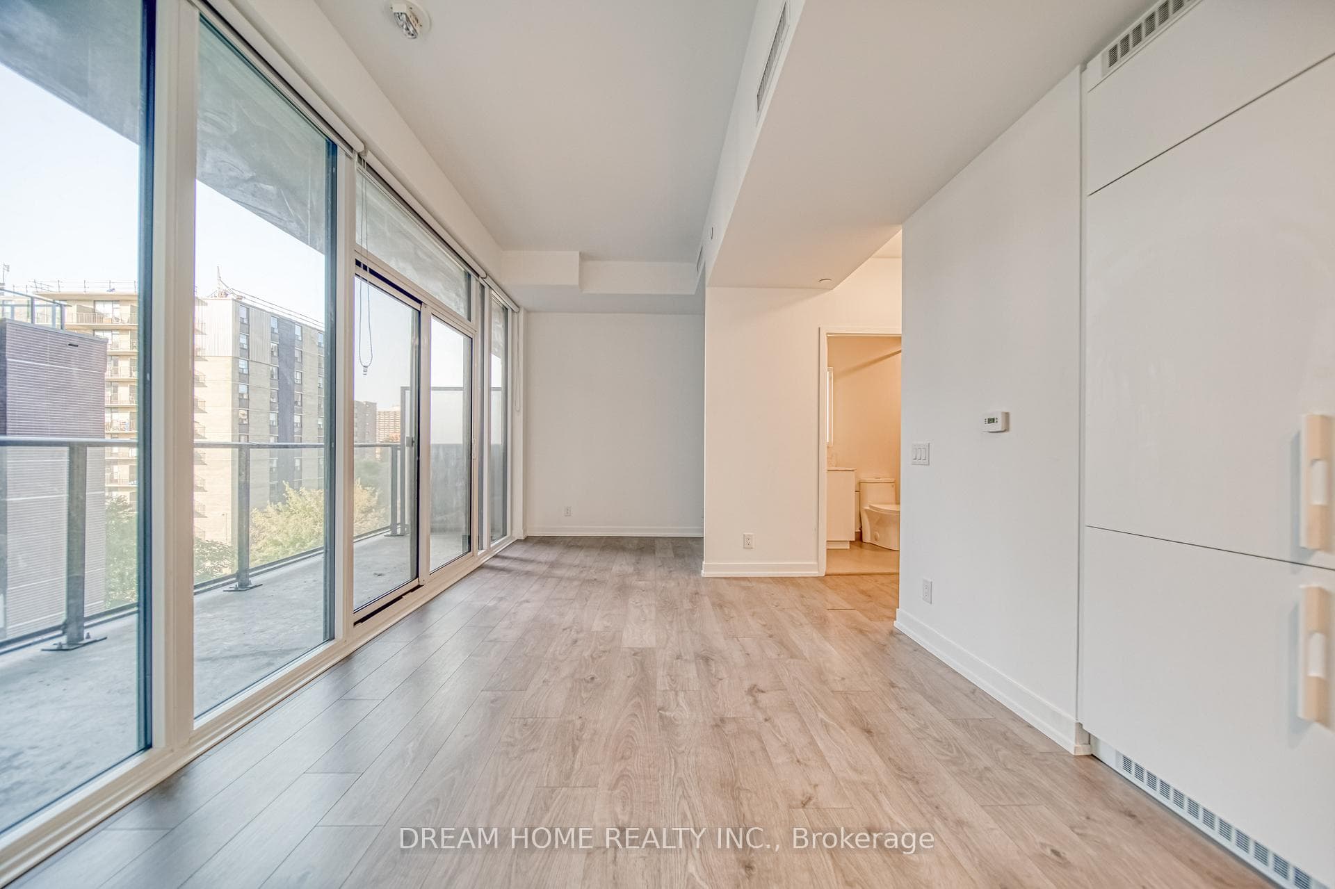 270 Dufferin Street Unit 416 photo 12