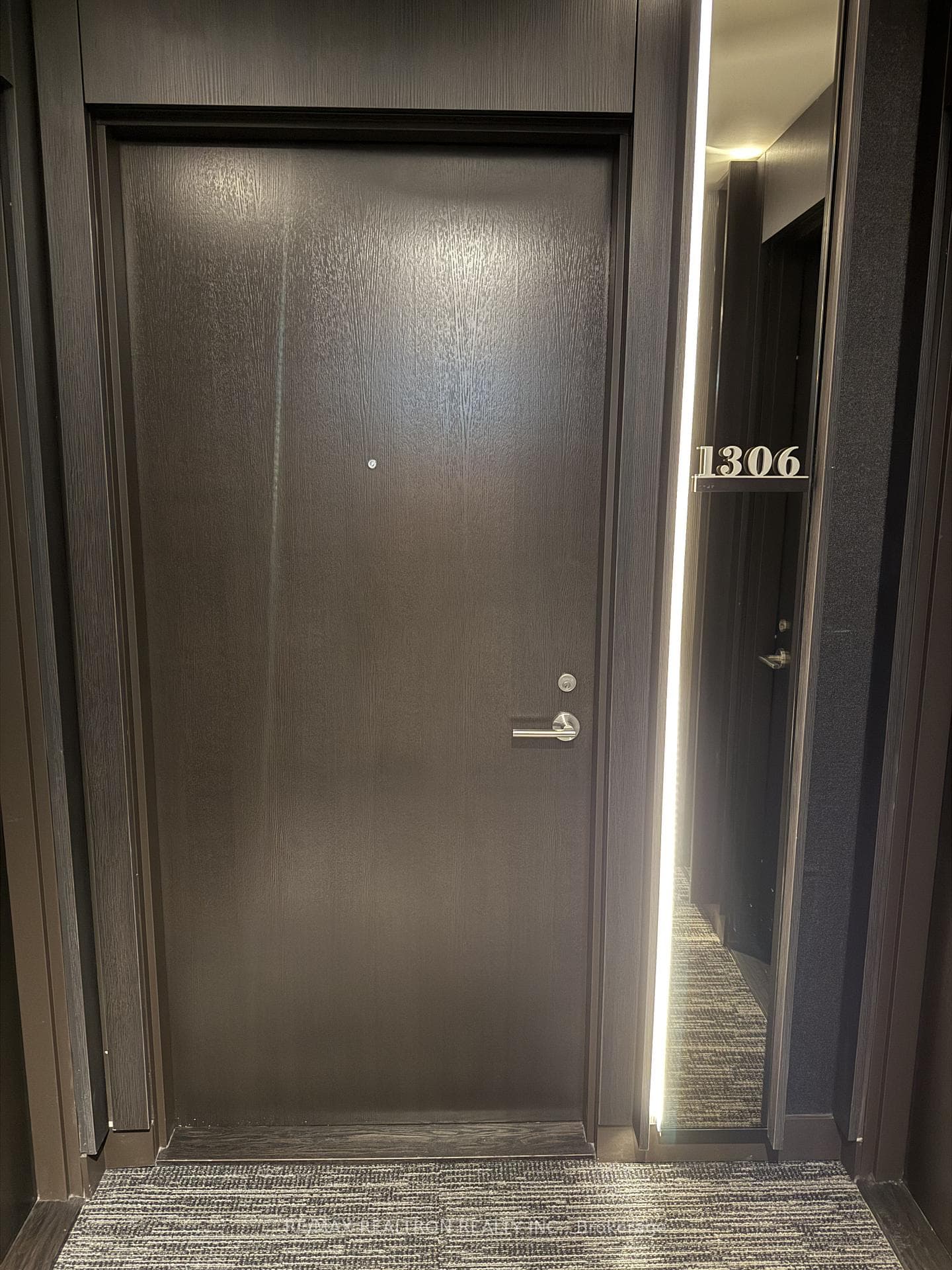11 Yorkville Avenue Unit 1306 photo 2