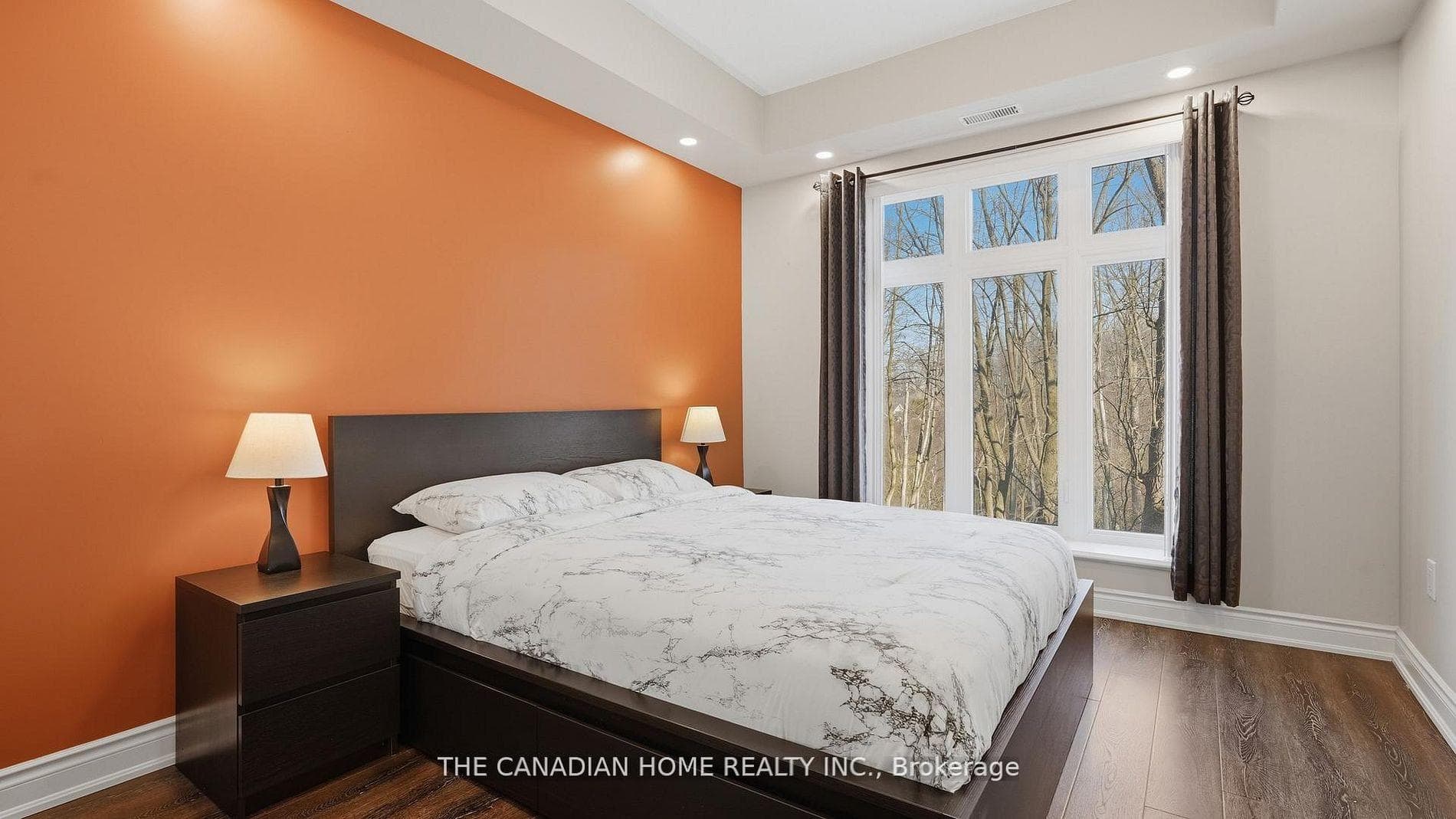 2nd Bedroom - Queen Bed