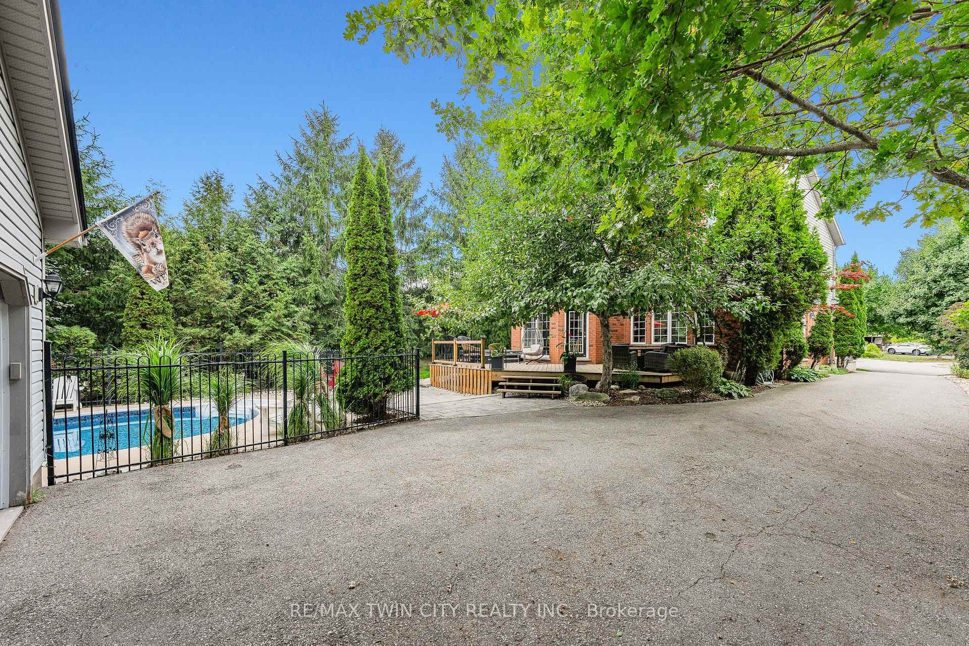 608 Bluenose Court photo 42