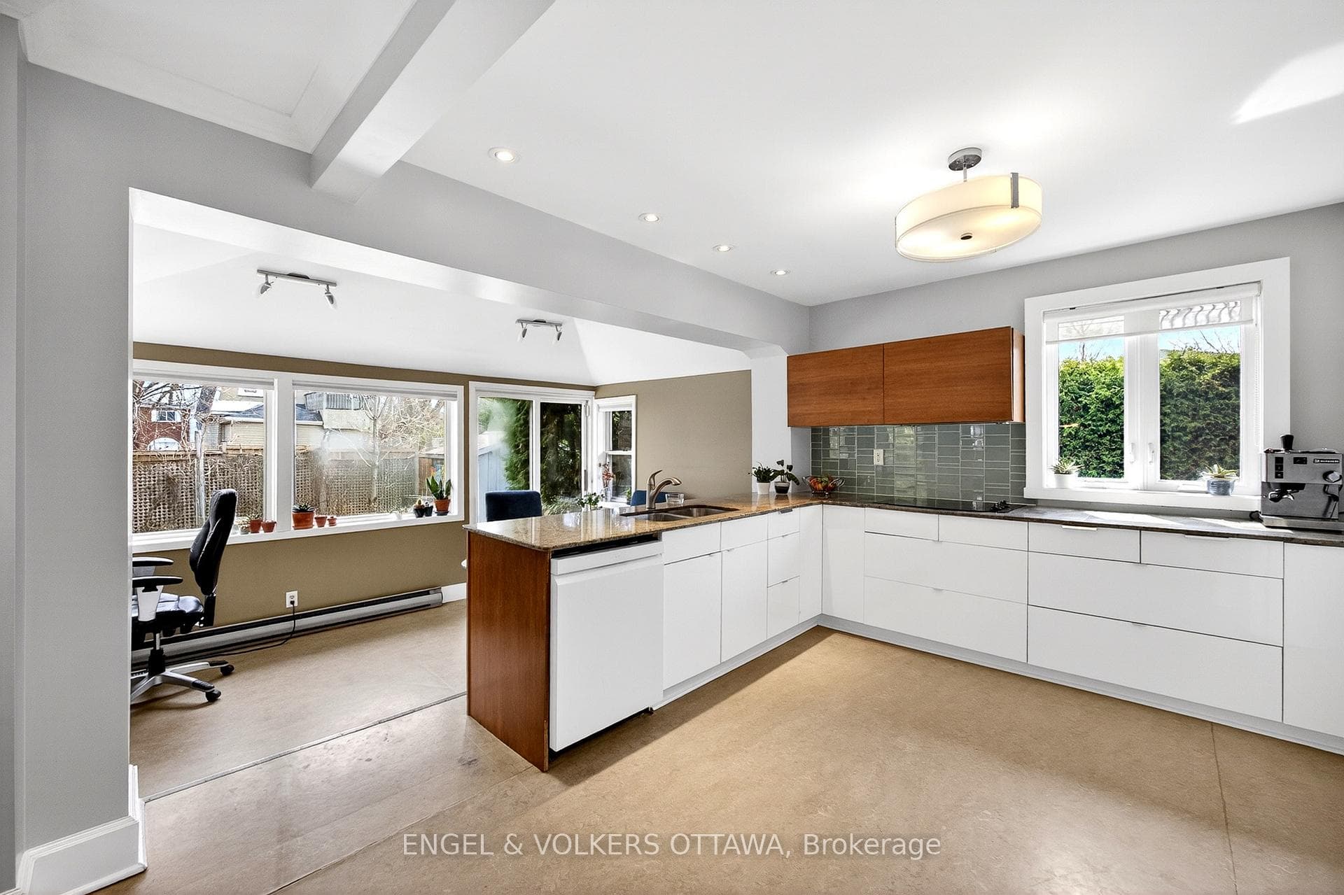 166 Wesley Avenue photo 10