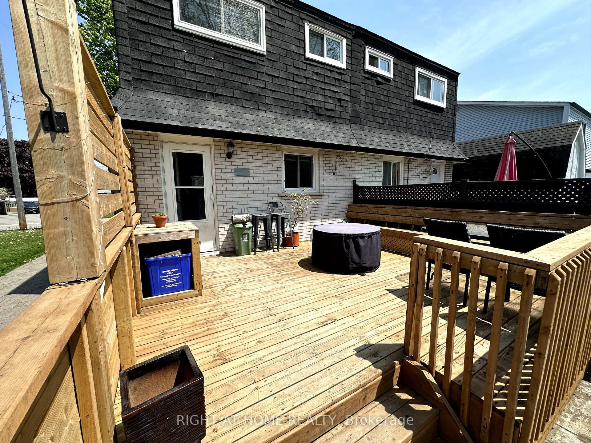166 Barkley Crescent photo 17