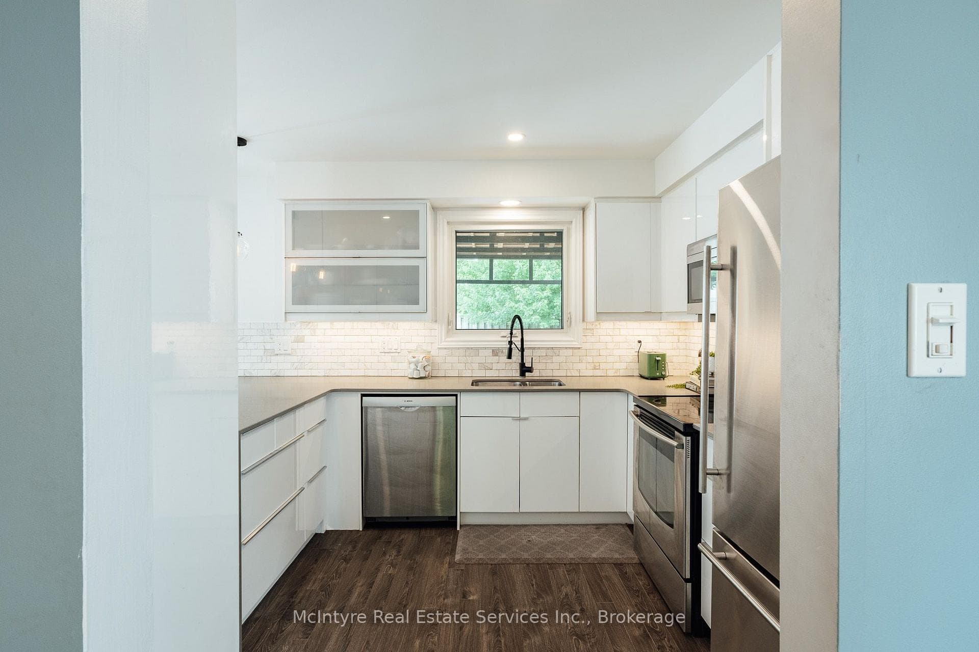 277 Canterbury Drive photo 17