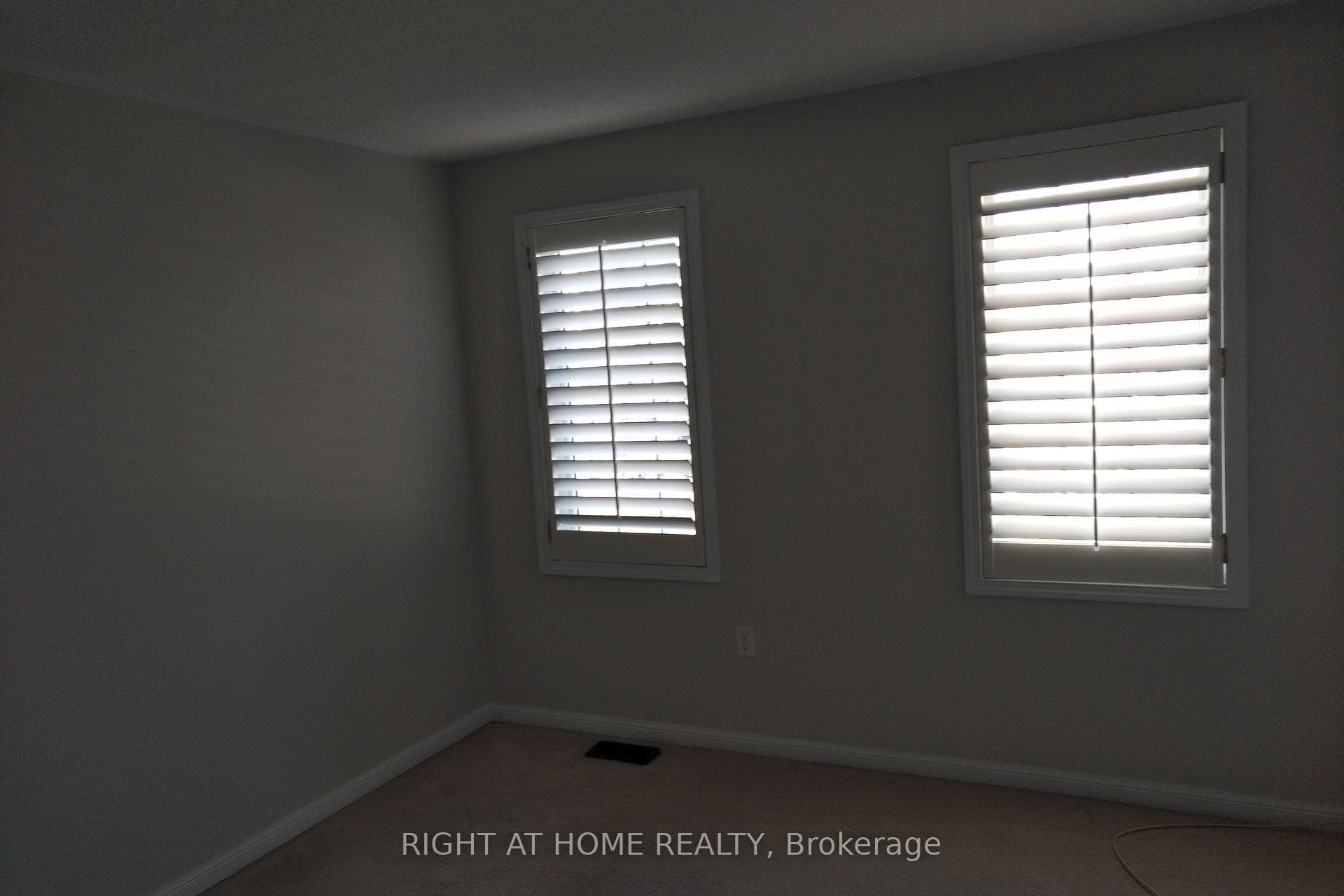 3110 Scotscraig Crescent photo 7
