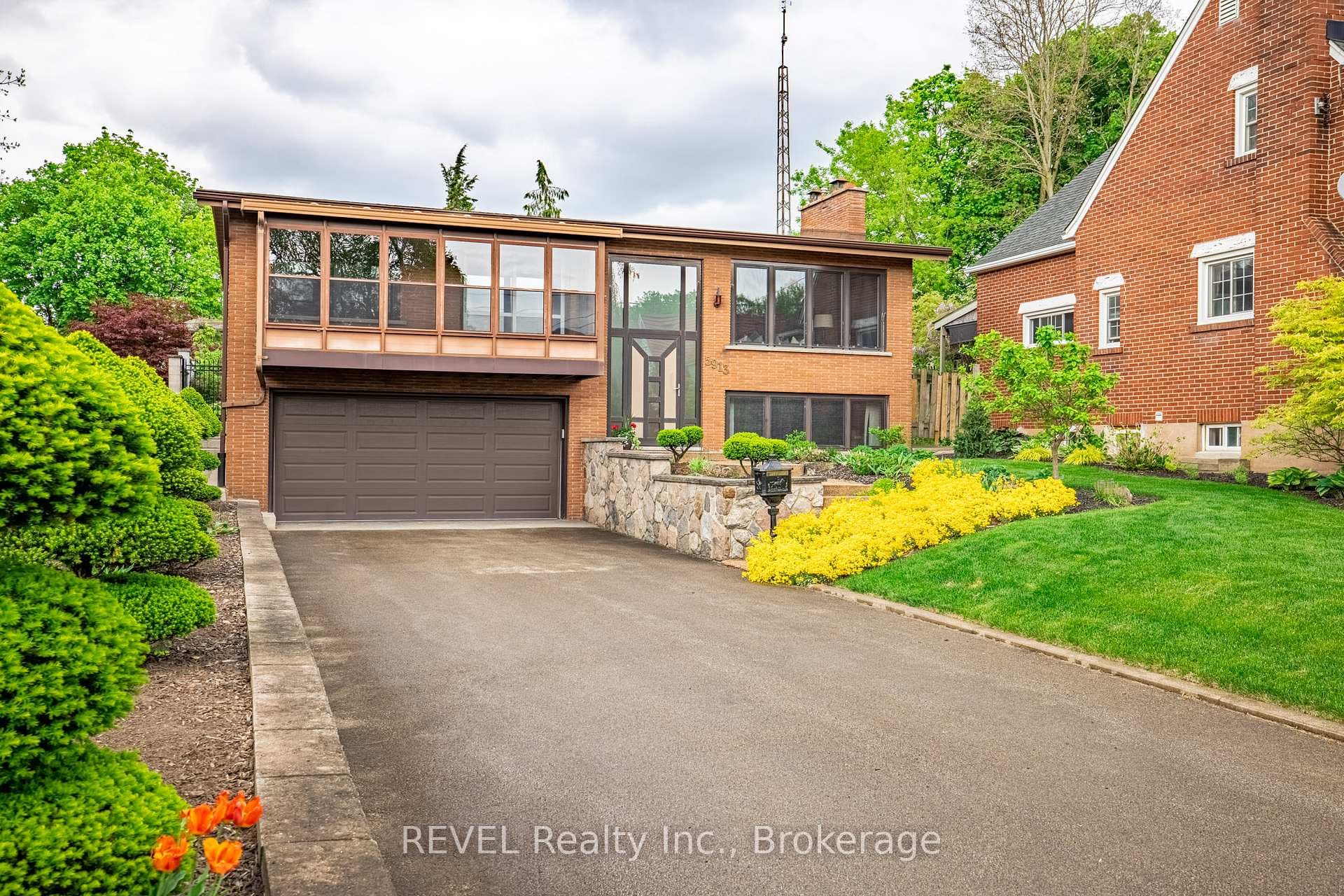 5913 Delaware Street photo 47