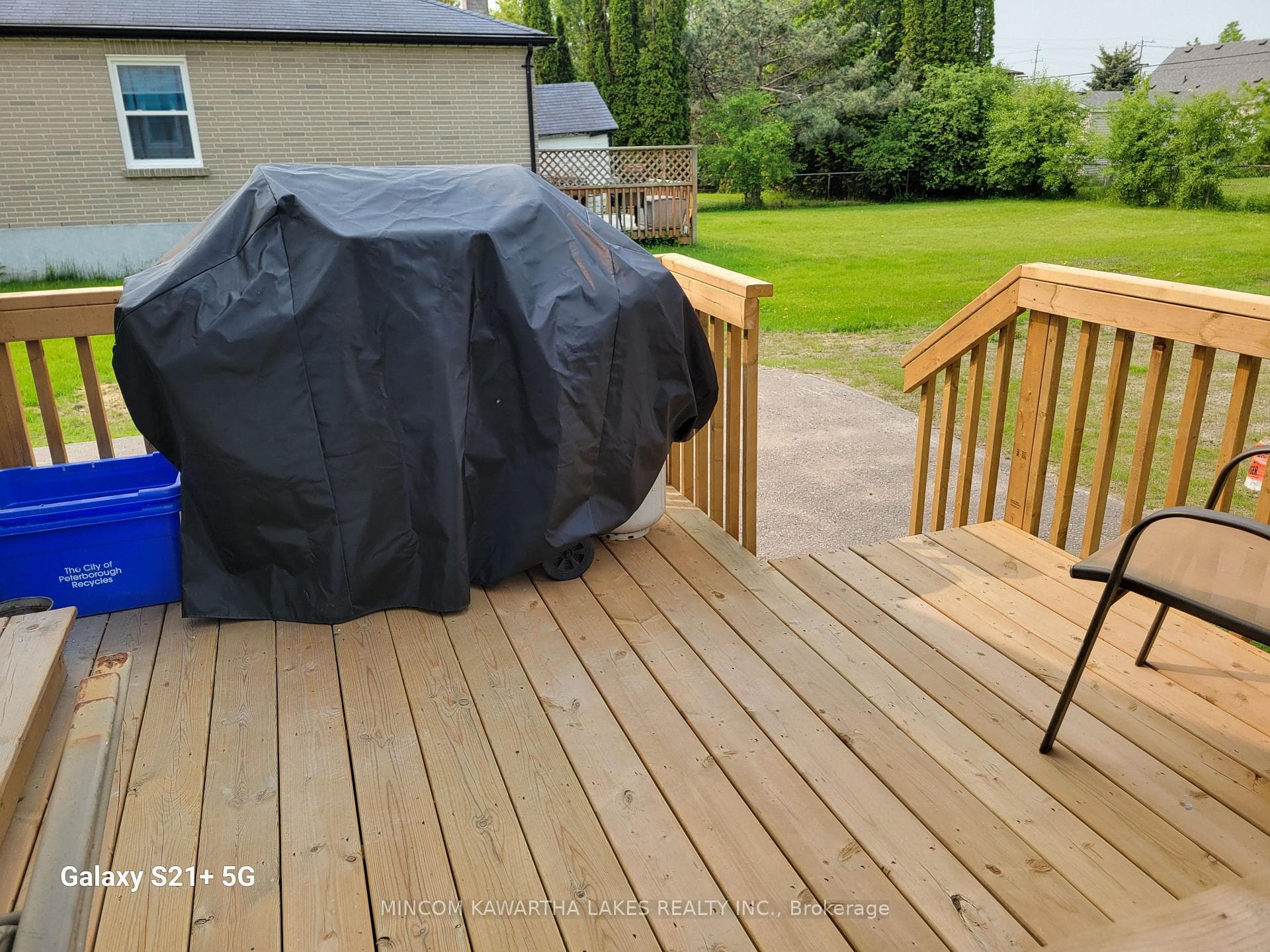 889 Western Avenue photo 20