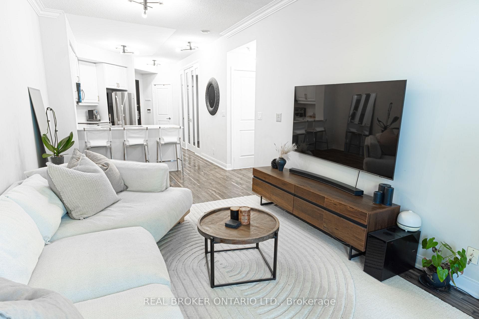 90 Absolute Avenue Unit 2107 photo 9