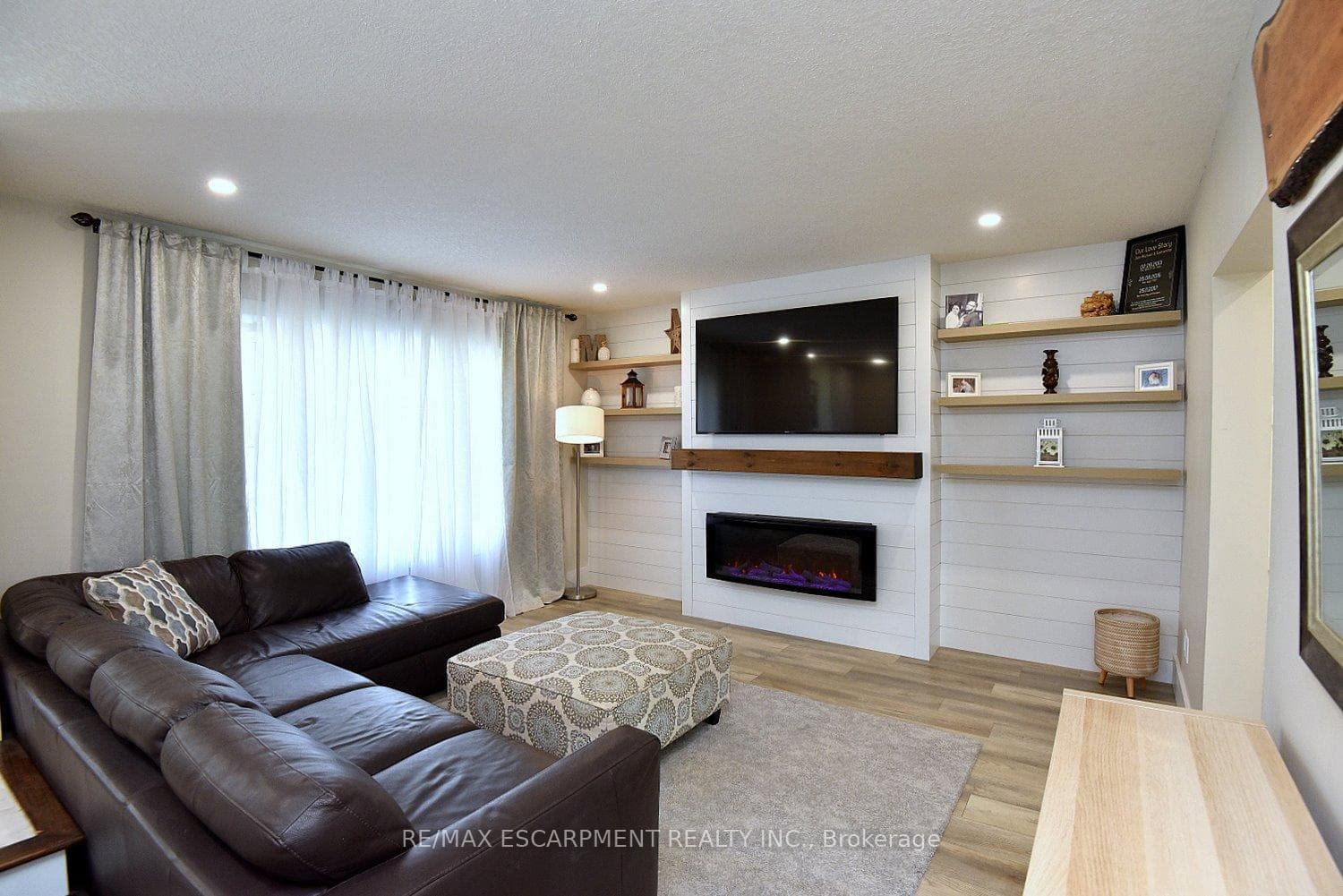 1091 Upper Wellington Street photo 9