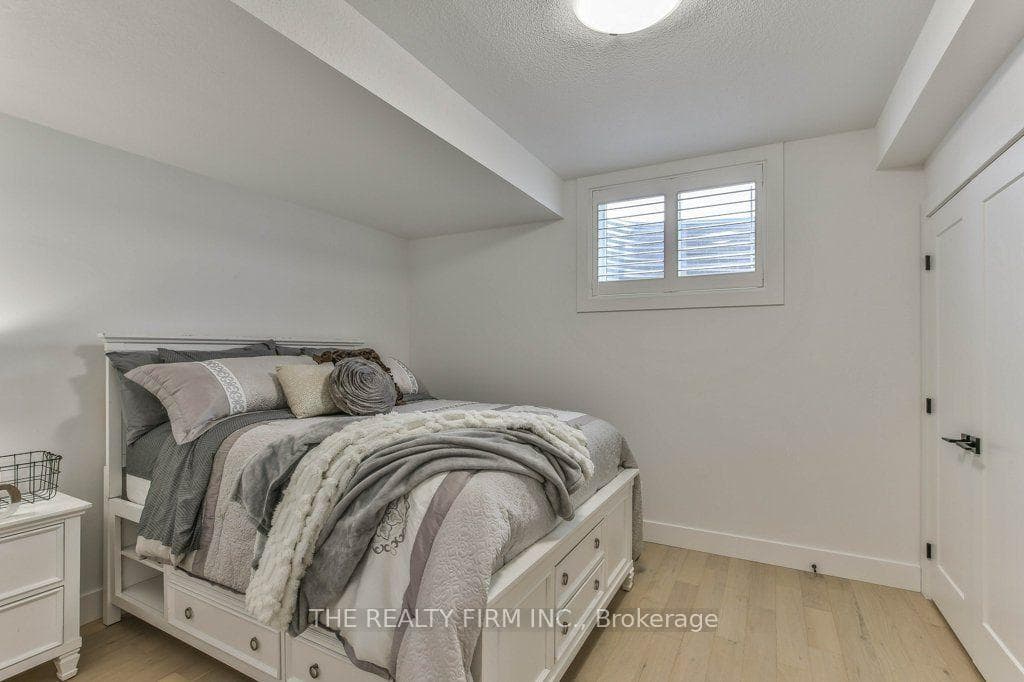 LOWER BEDROOM (#6)