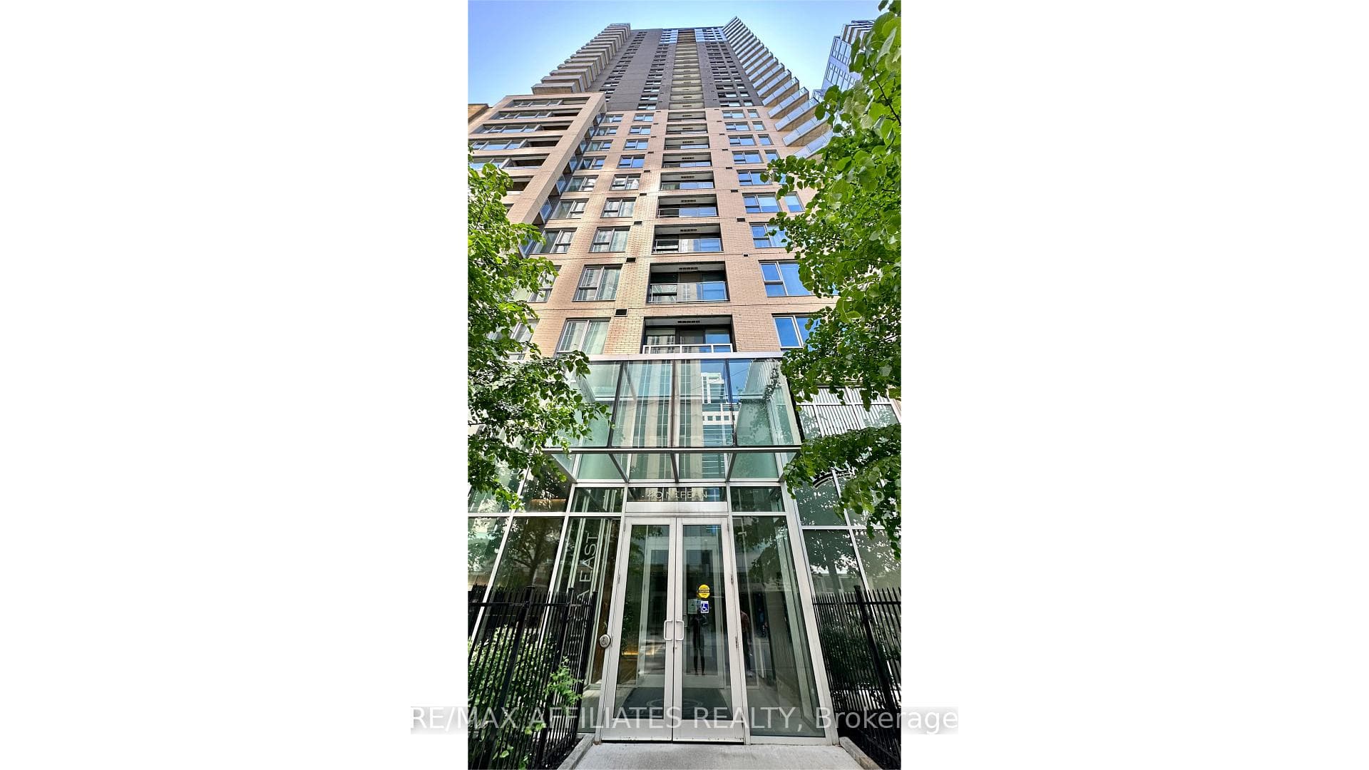 40 Nepean Street Unit 1706 photo 1
