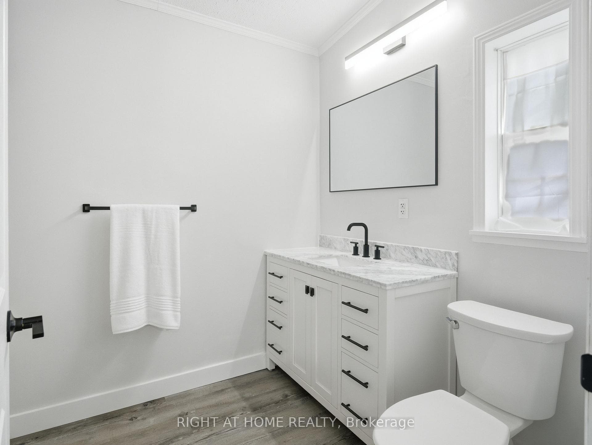 8168 Laidlaw Avenue photo 21