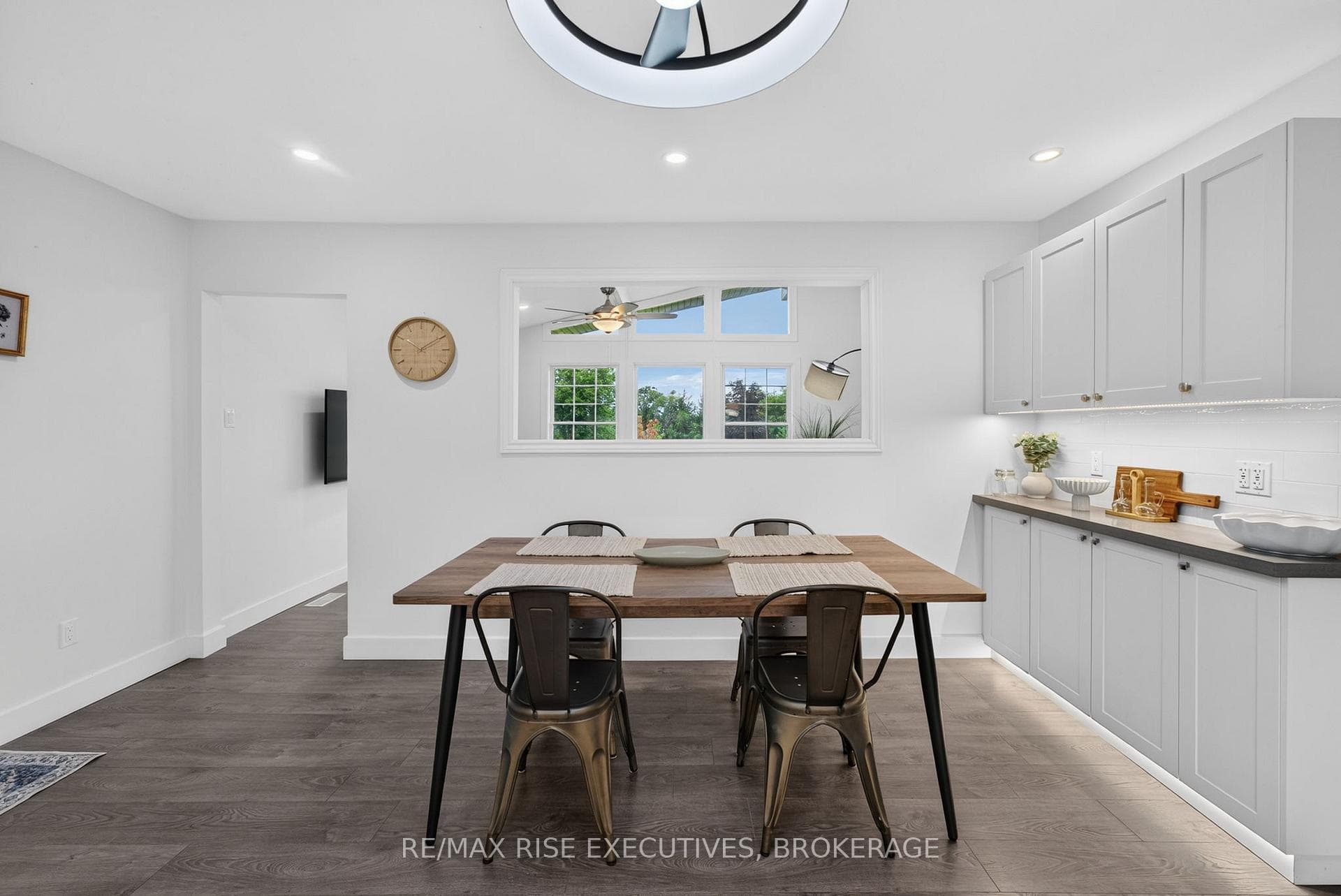 252 Hambly Road photo 11