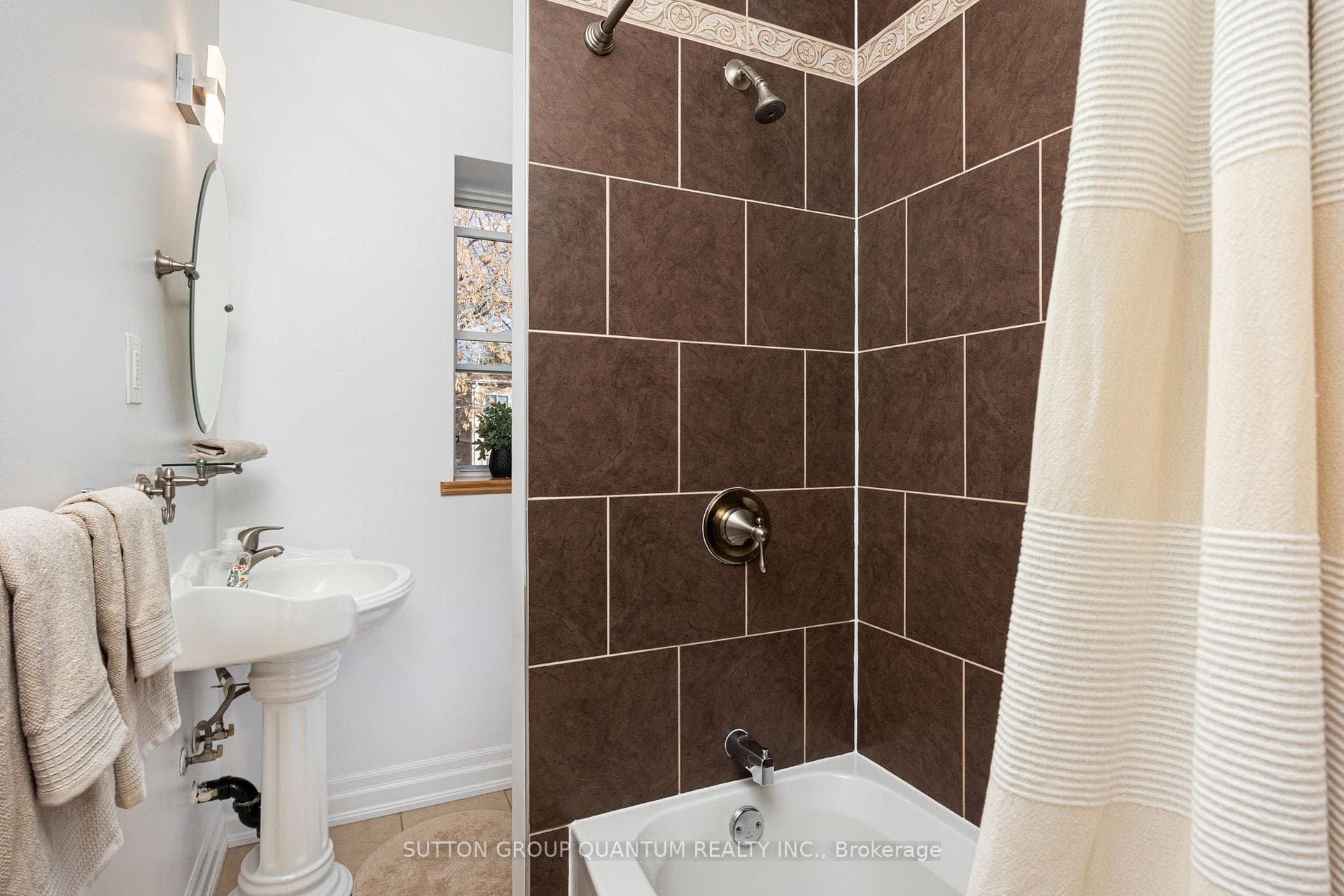 147 Coleridge Avenue photo 22