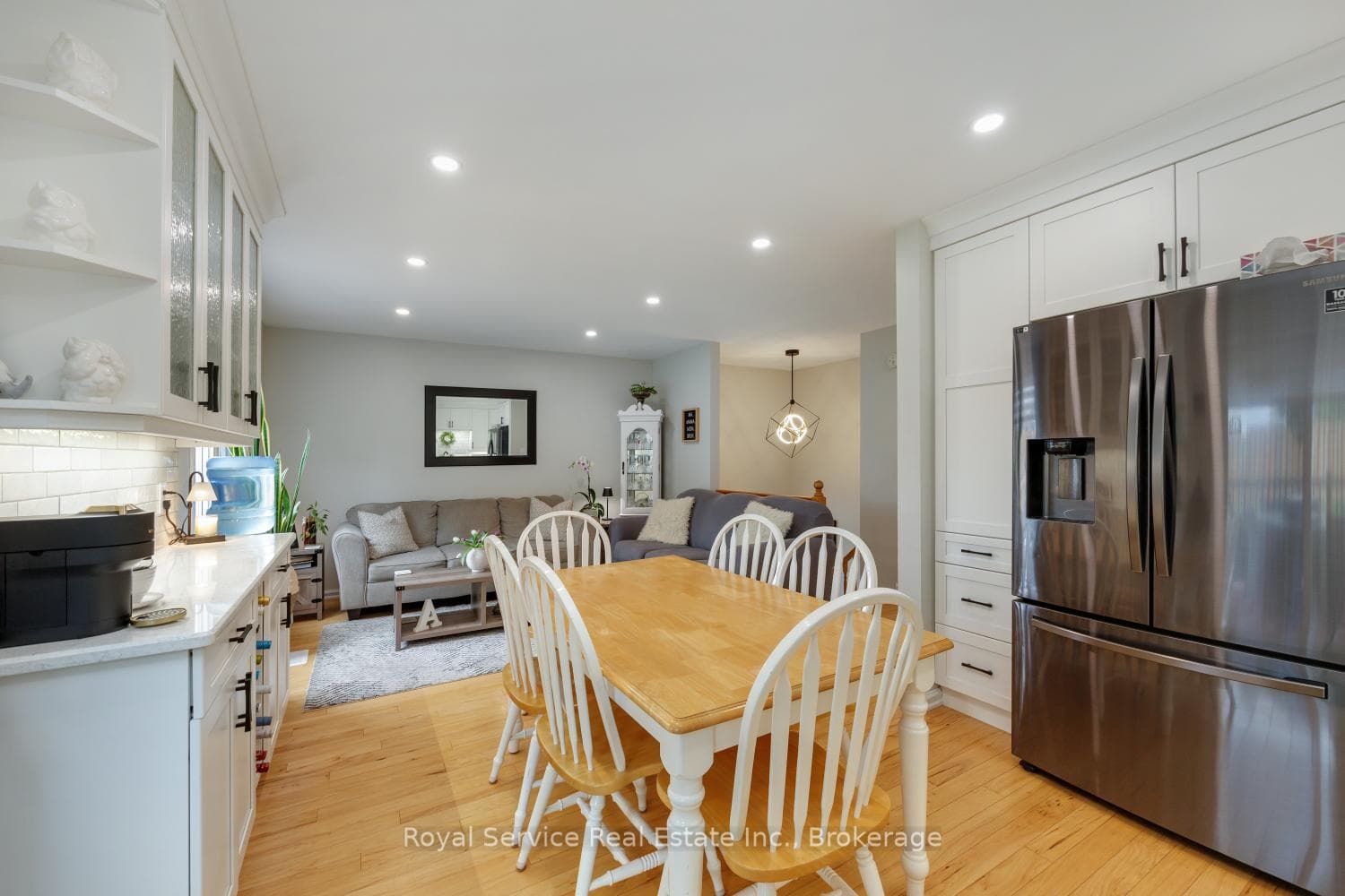 Open concept living room, dining and kitchen area