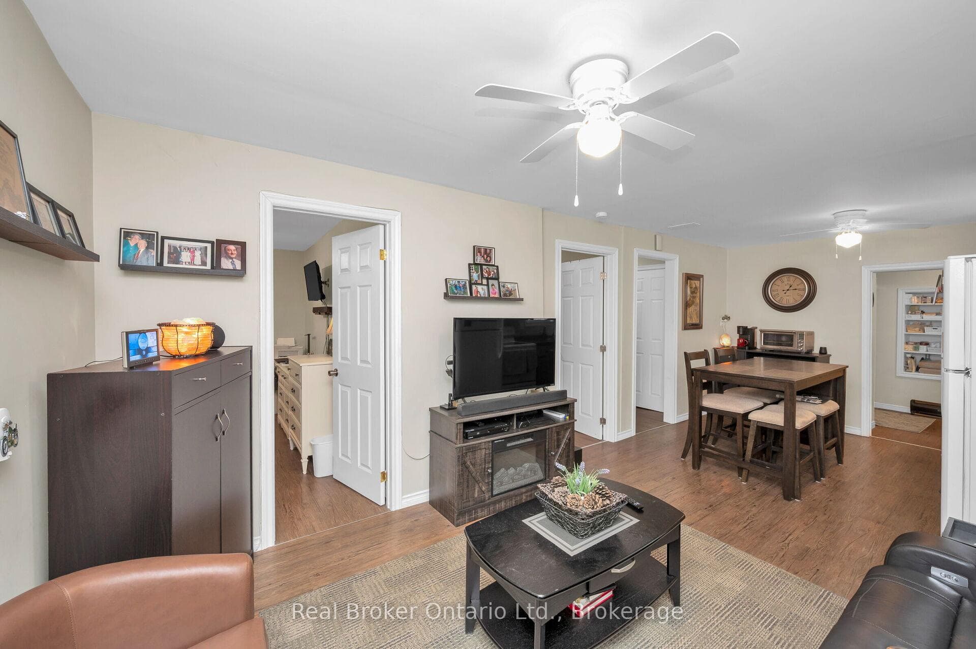 122 KING Street photo 18
