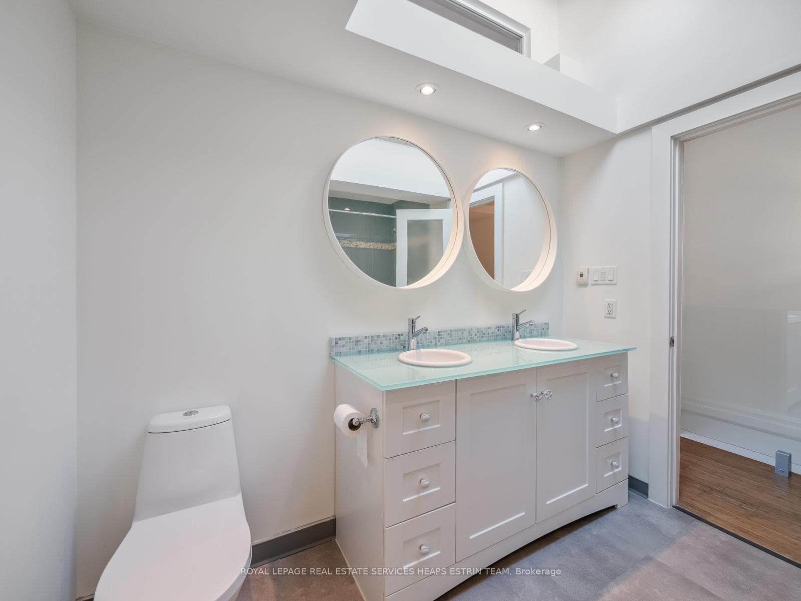 60 Boswell Avenue photo 23