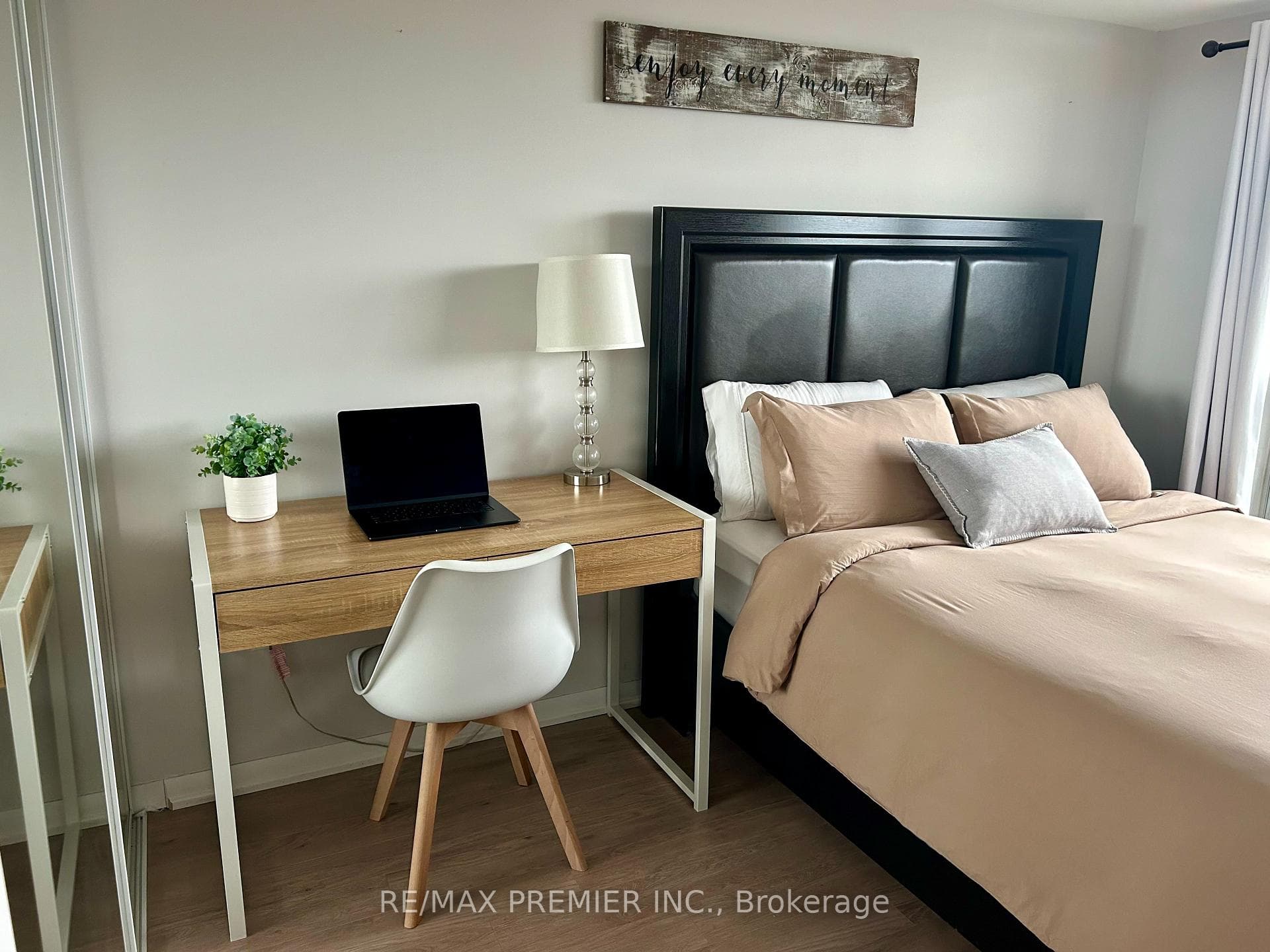830 Lawrence Avenue Unit 1109 photo 9