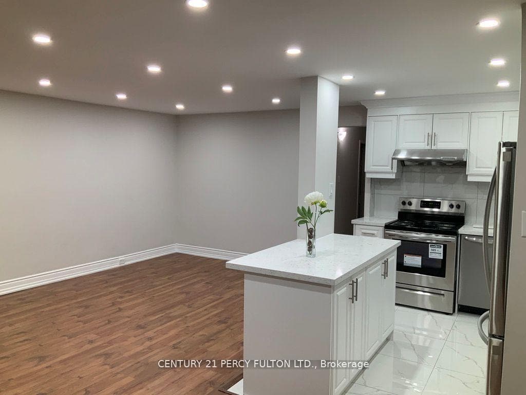 10 Sunny Glen Way Unit 1904 photo 5