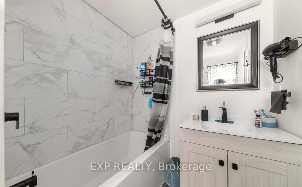 89 College Street Unit Unit B photo 3
